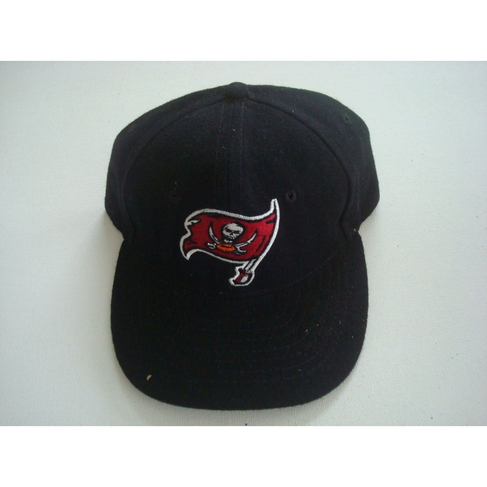TAMPA BAY BUCCANEERS LOGO-ATH ‎ FITTED 7 1/8    DEADSTOCK HAT CAP VINTAGE x1
